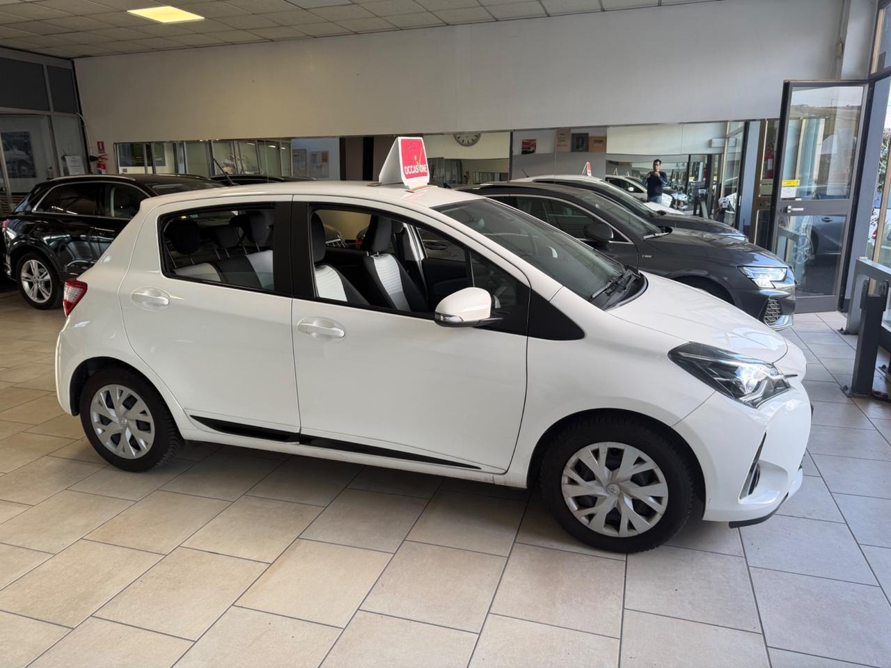 Toyota Yaris 1.5 5 porte Active - Nessun vincolo -