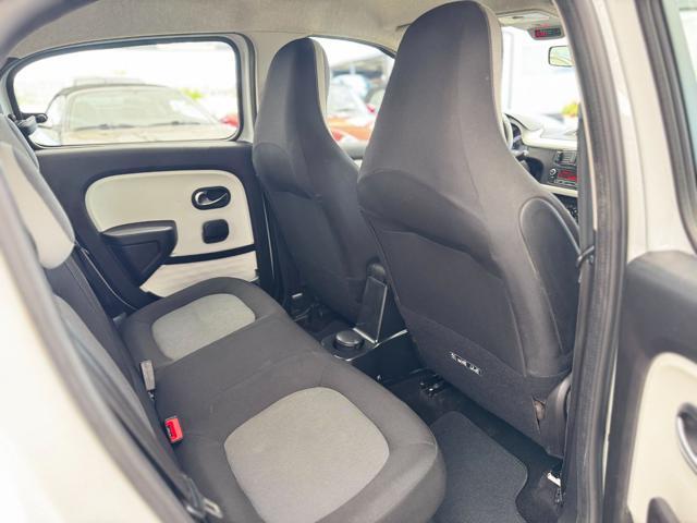 RENAULT Twingo 1.0 Intens