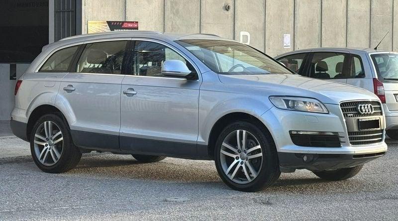 Audi Q7 Q7 3.0 V6 TDI 233CV quattro tiptronic ** 7 POSTI ** ** OFFERTA RISERVATA SOLO PER OPERATORI DEL SET