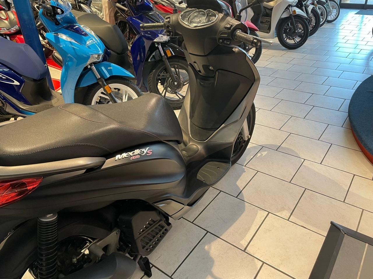 Piaggio Medley 125 S sport