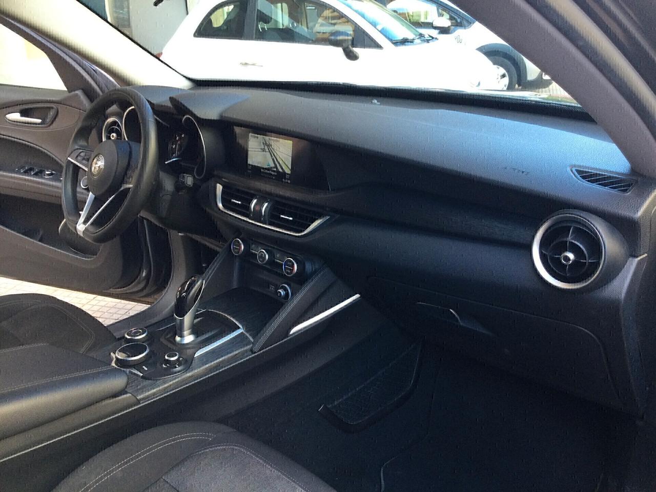 Alfa Romeo Stelvio 2.2 Turbodiesel 160 CV AT8 RWD Business