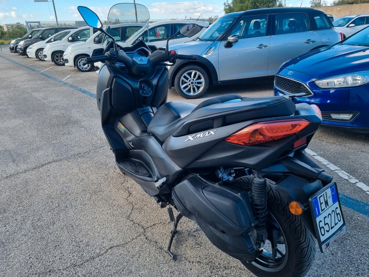 Yamaha X-Max 300