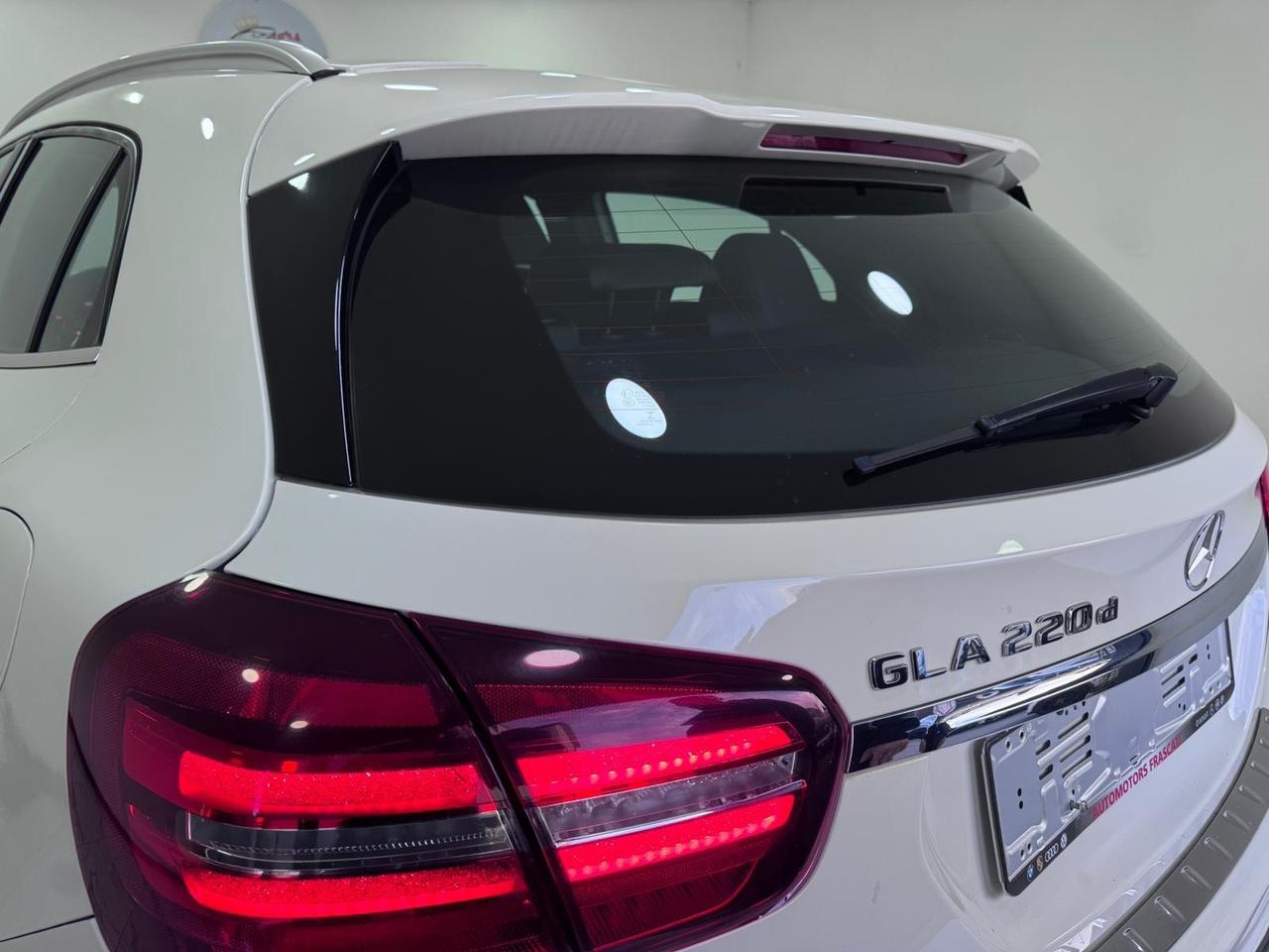 Mercedes-benz GLA 220 d Automatic -PREMIUM AMG-GARANTITA-2017