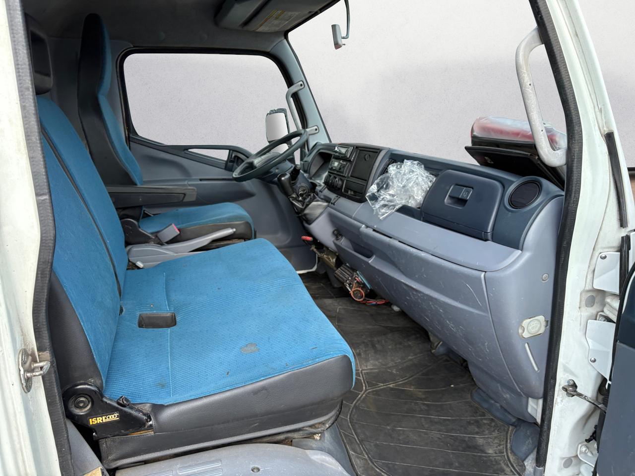 MITSUBISHI MITSUBISHI CANTER 75 CON GRU HIAB CASSONE PIANALATO