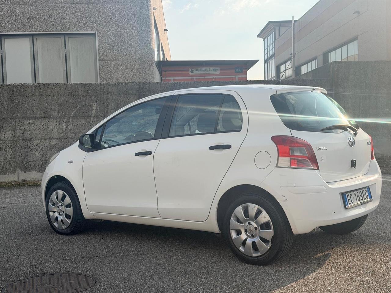 Toyota Yaris 1.0 5 porte Sol GPL