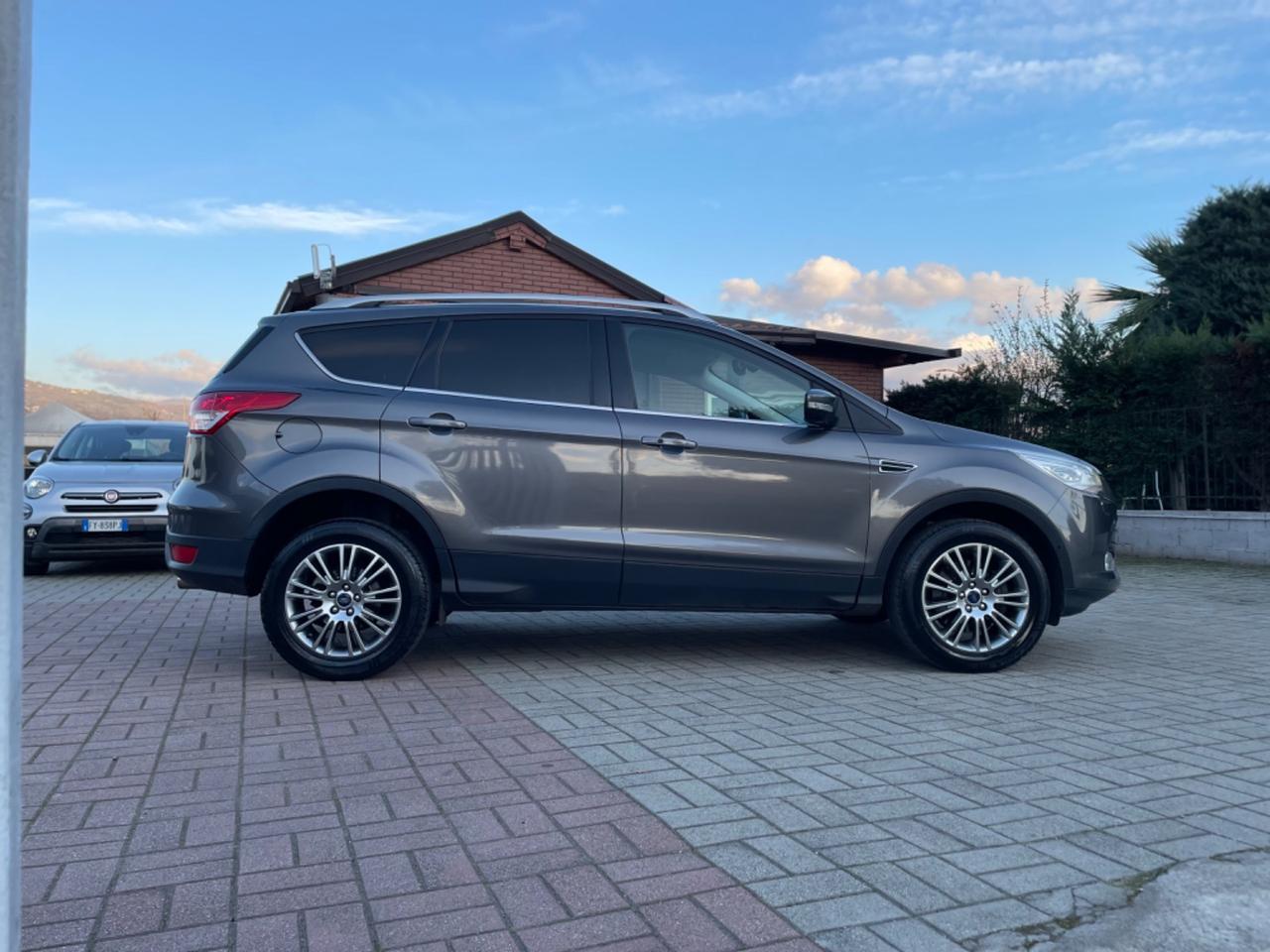 Ford Kuga 2.0 TDCI 163 CV 4WD Powershift Titanium