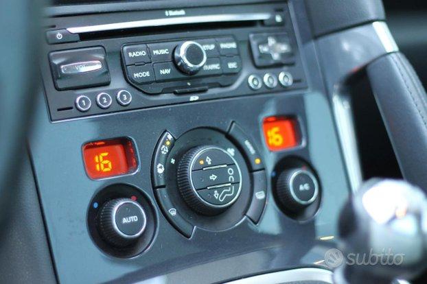 PEUGEOT 3008 1.6 HDi 110CV Tecno TETTO PANO.+ HE