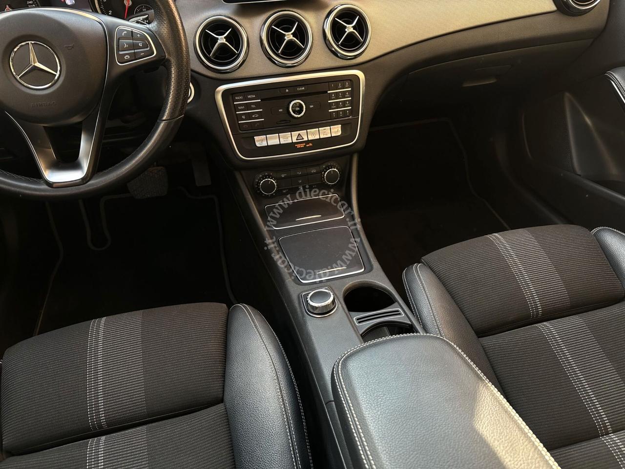 Mercedes-benz GLA 180 Sport AUTOMATICA TETTO PANO LED 19