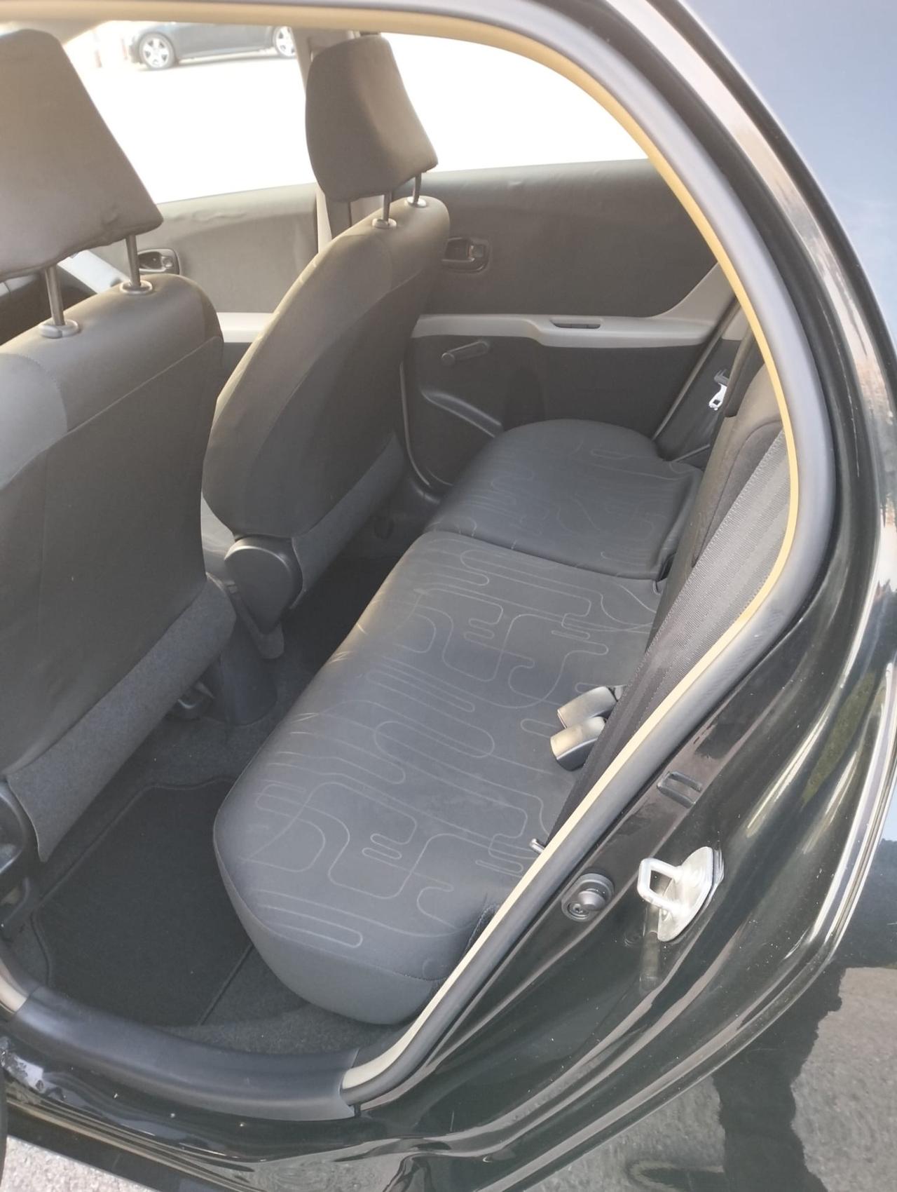 Toyota Yaris 1.0 5 porte Sol