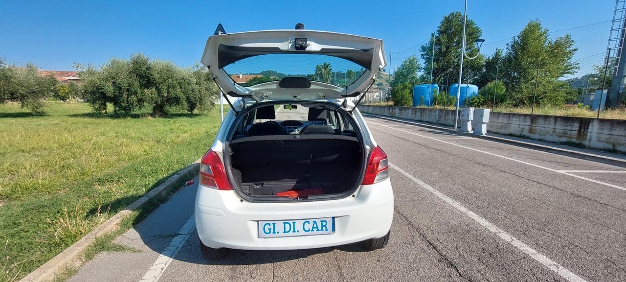 YARIS 1,0 BENZINA 75 CV X NEOPATENTATI 5 POSTI IMPECCABILE OK DISTRIBUZIONE