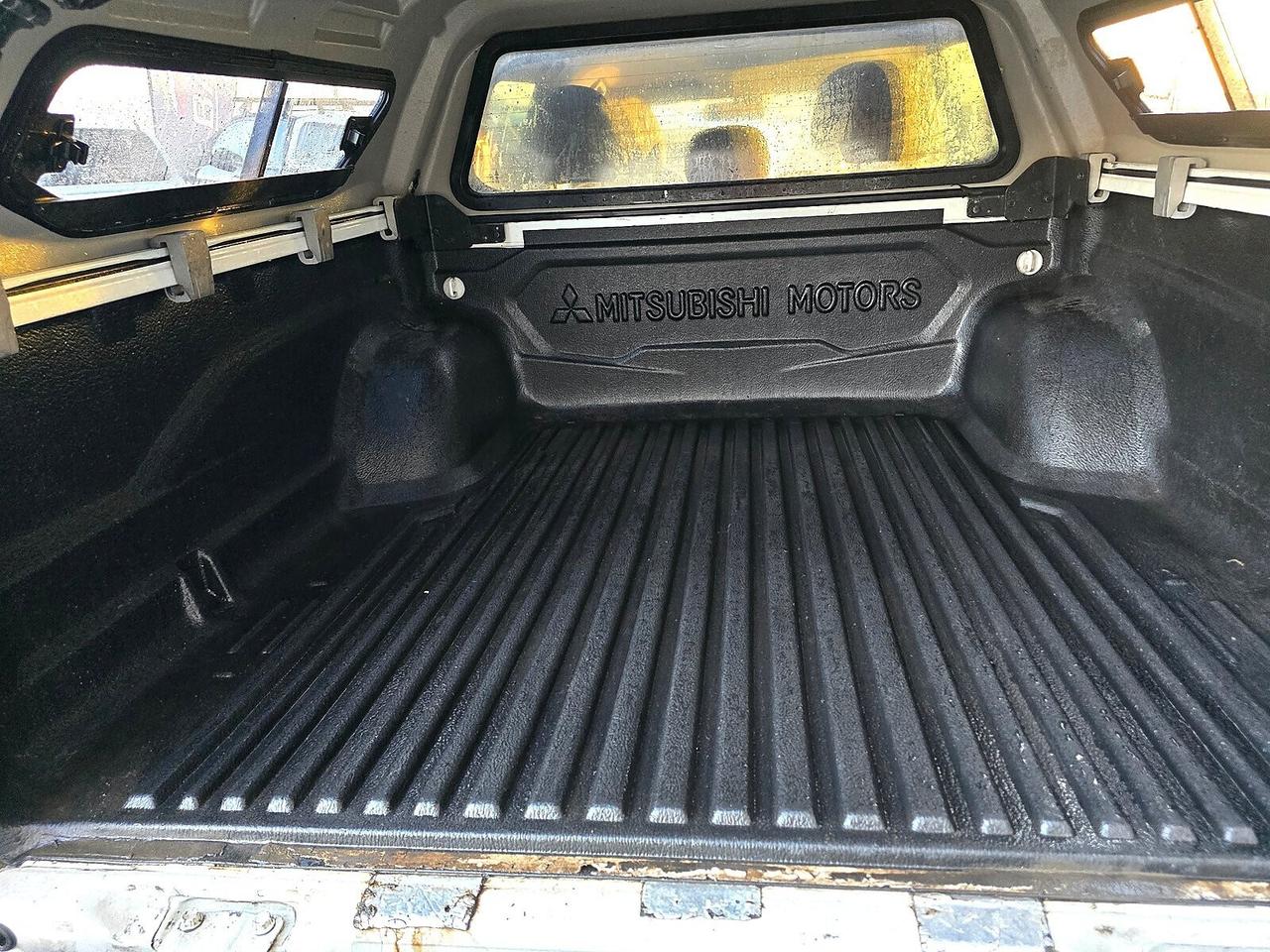 Mitsubishi L200 2.4 DI-D/181CV Intense