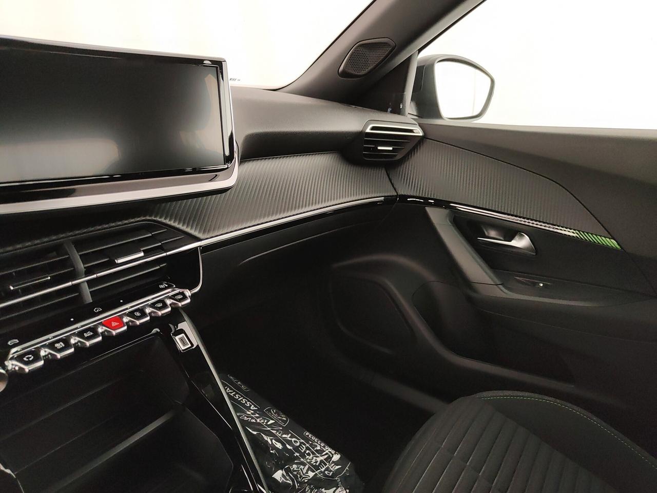 Peugeot 2008 motore elettrico 136 CV Active