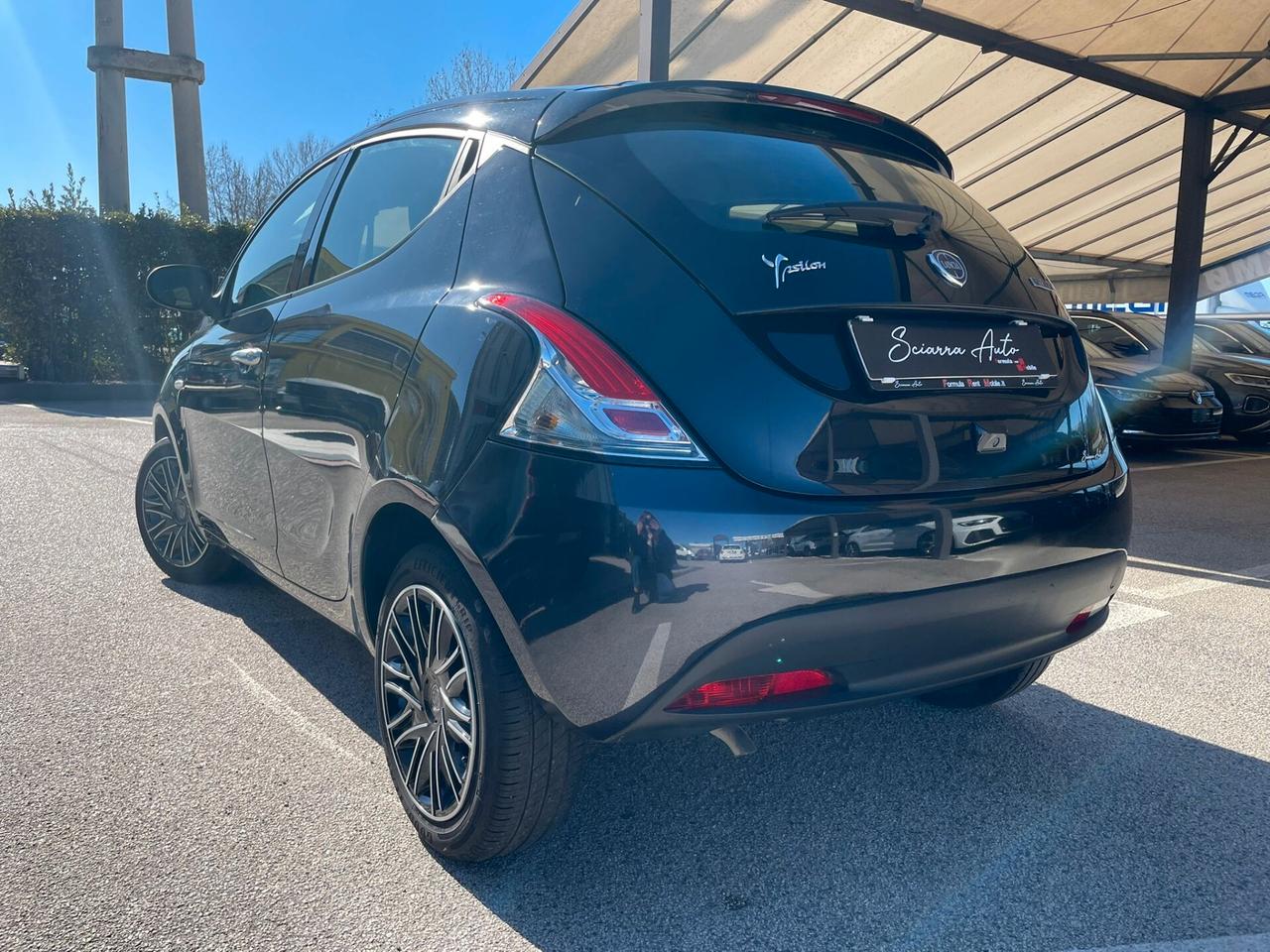 Lancia Ypsilon 1.0 FireFly 5 porte S&S Hybrid Gold