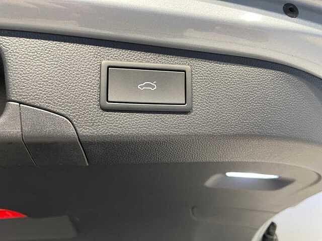 Volkswagen Passat Variant 8ª serie 2.0TDI 150CV DSG R-LINE - IVA ESPOSTA