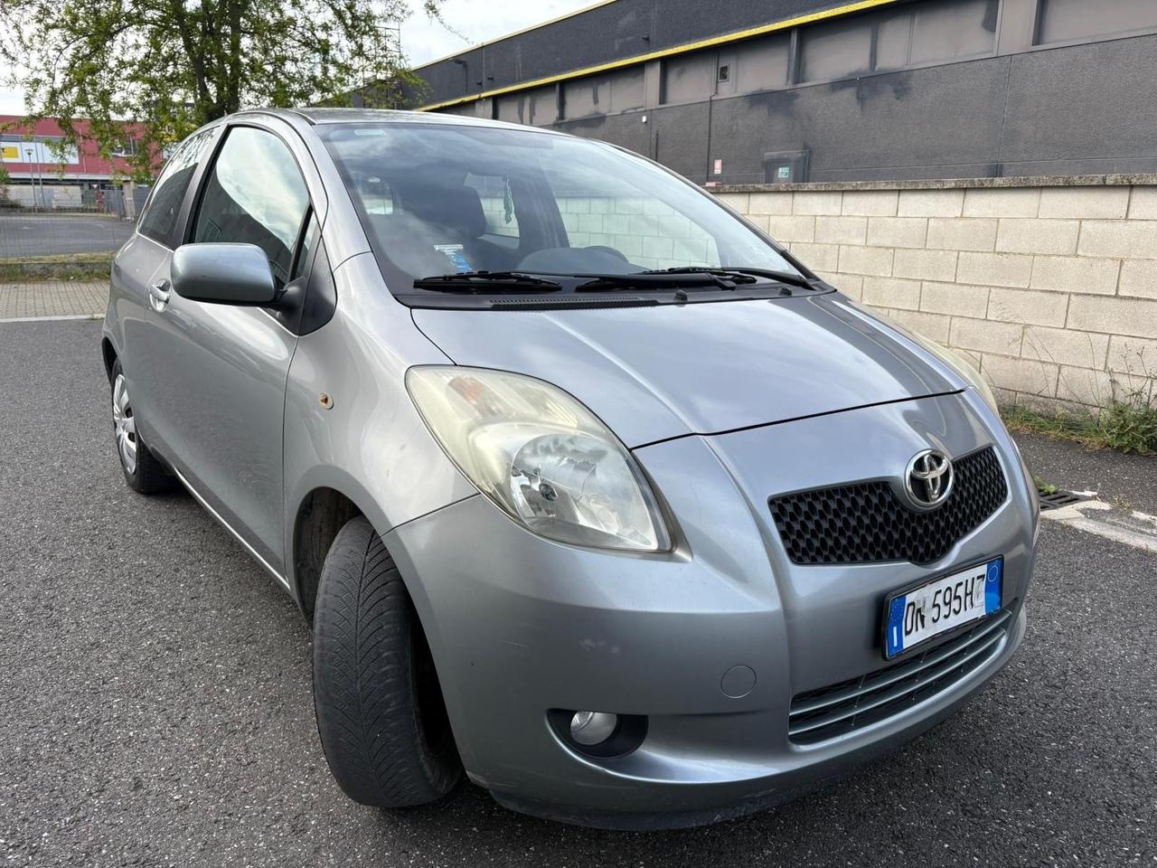 TOYOTA YARIS 1.3benz