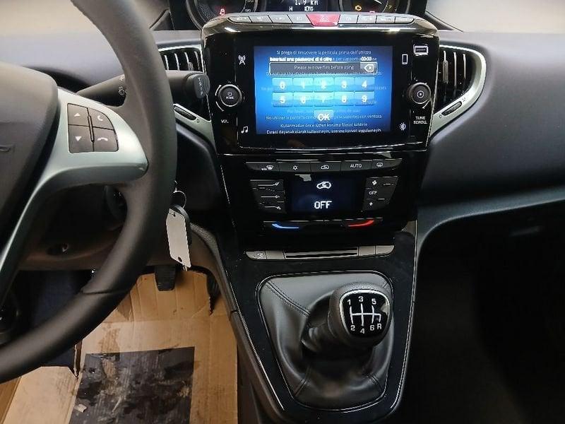 Lancia Ypsilon 1.0 firefly hybrid Gold Plus s&s 70cv 5p.ti