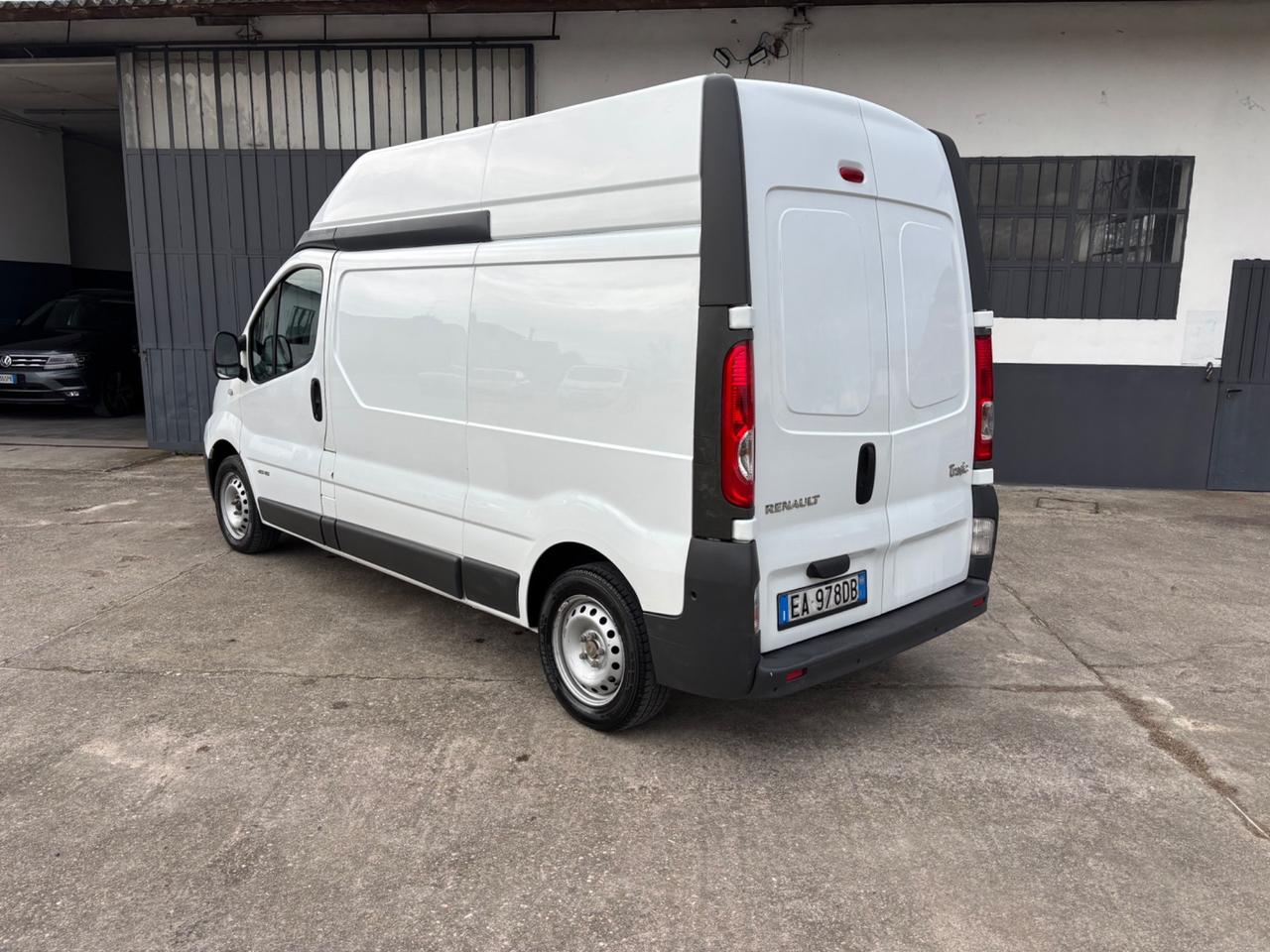 Renault Trafic 2.0 dci.Cambio automatico. Garanzia
