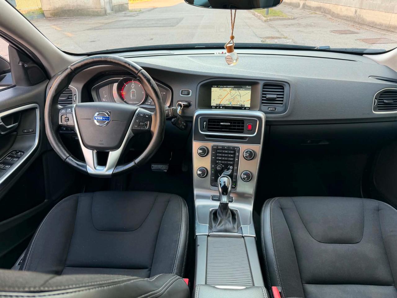 Volvo S60 R-design 2.0 190cv-143.000km-Full-GARANZIA-Euro6