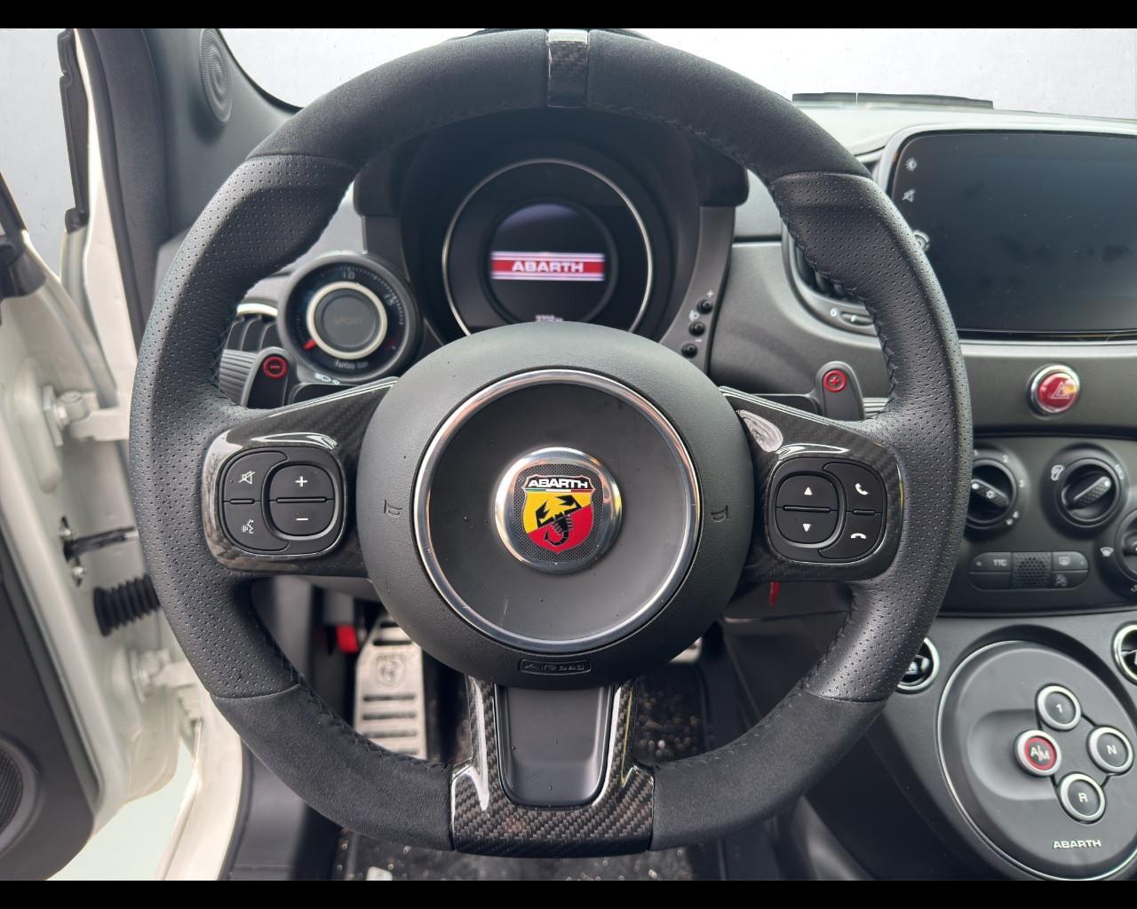 ABARTH 695 - 695 1.4 Turbo T-Jet 180 CV M.T.A.