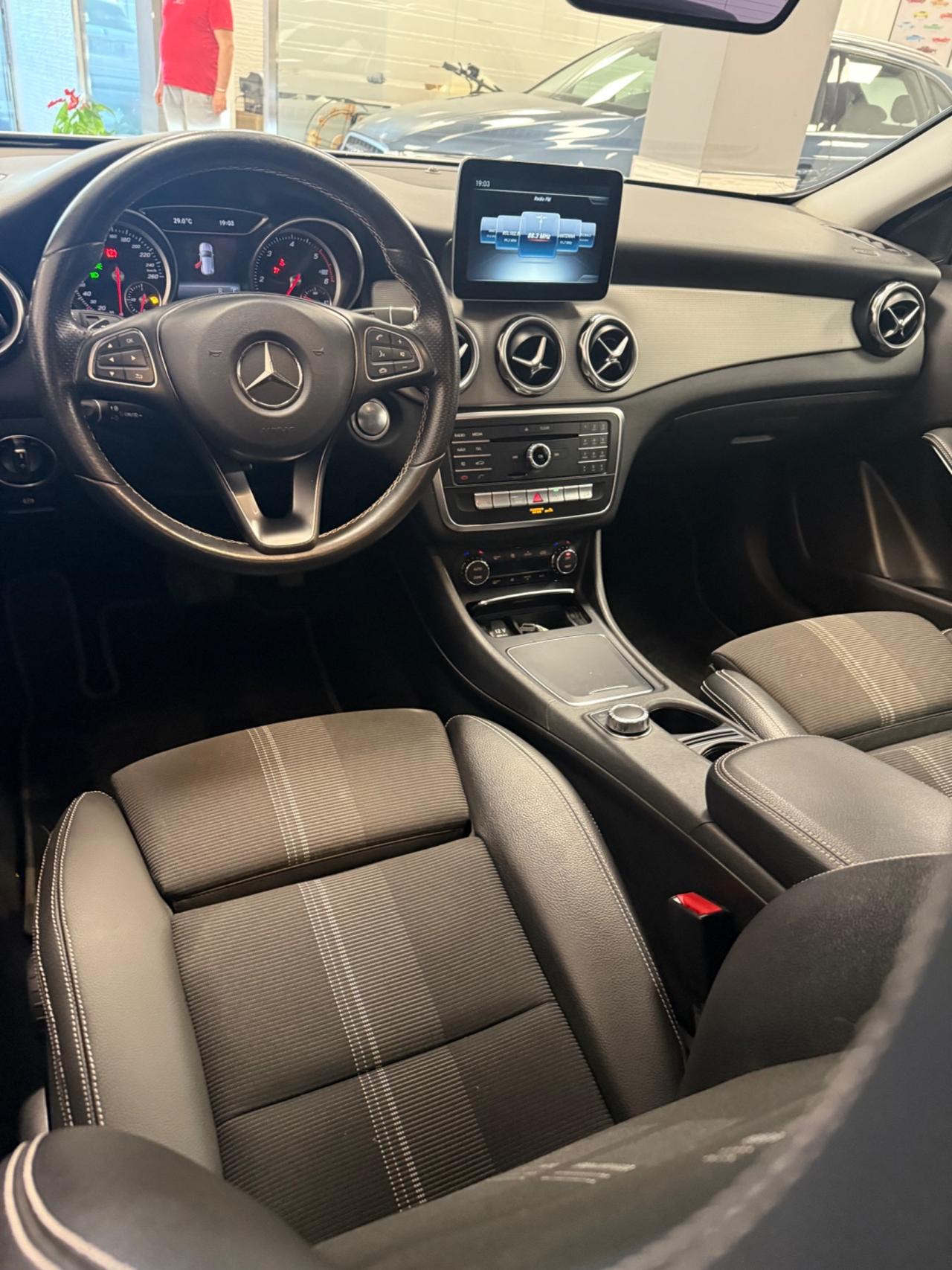 Mercedes-benz GLA 200 GLA 200 d Automatic 4Matic Sport