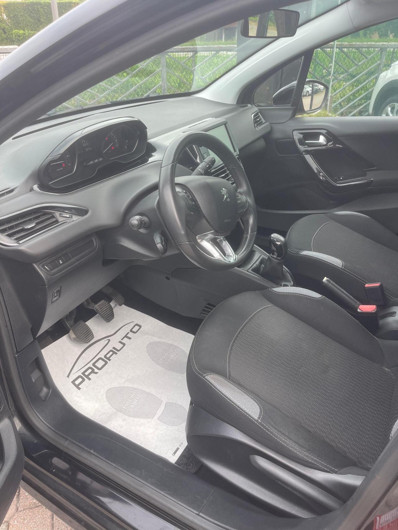 Peugeot 208 PureTech 82 5 porte Allure