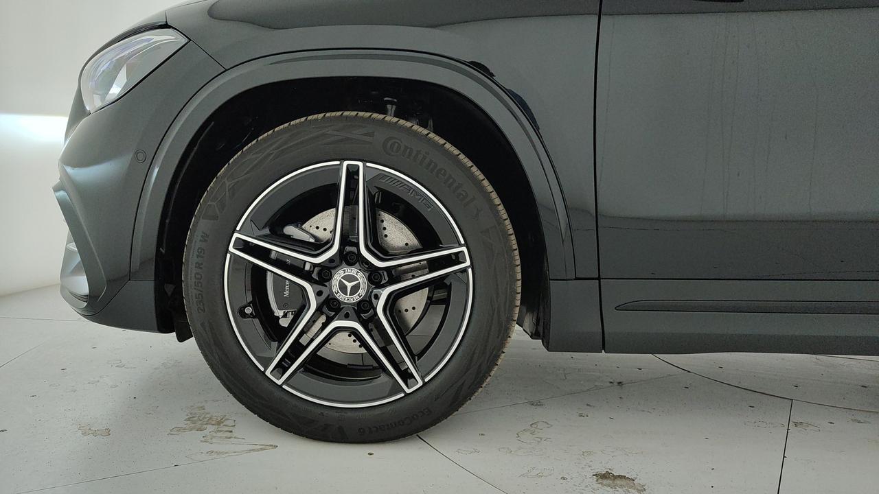 Mercedes-Benz GLA 200 d automatic