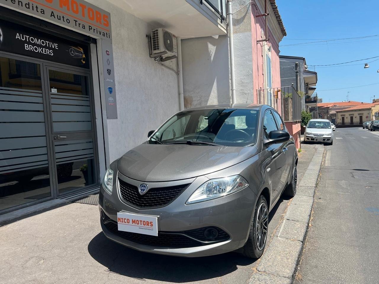 Lancia Ypsilon 1.2 69 CV 5 porte Platinum
