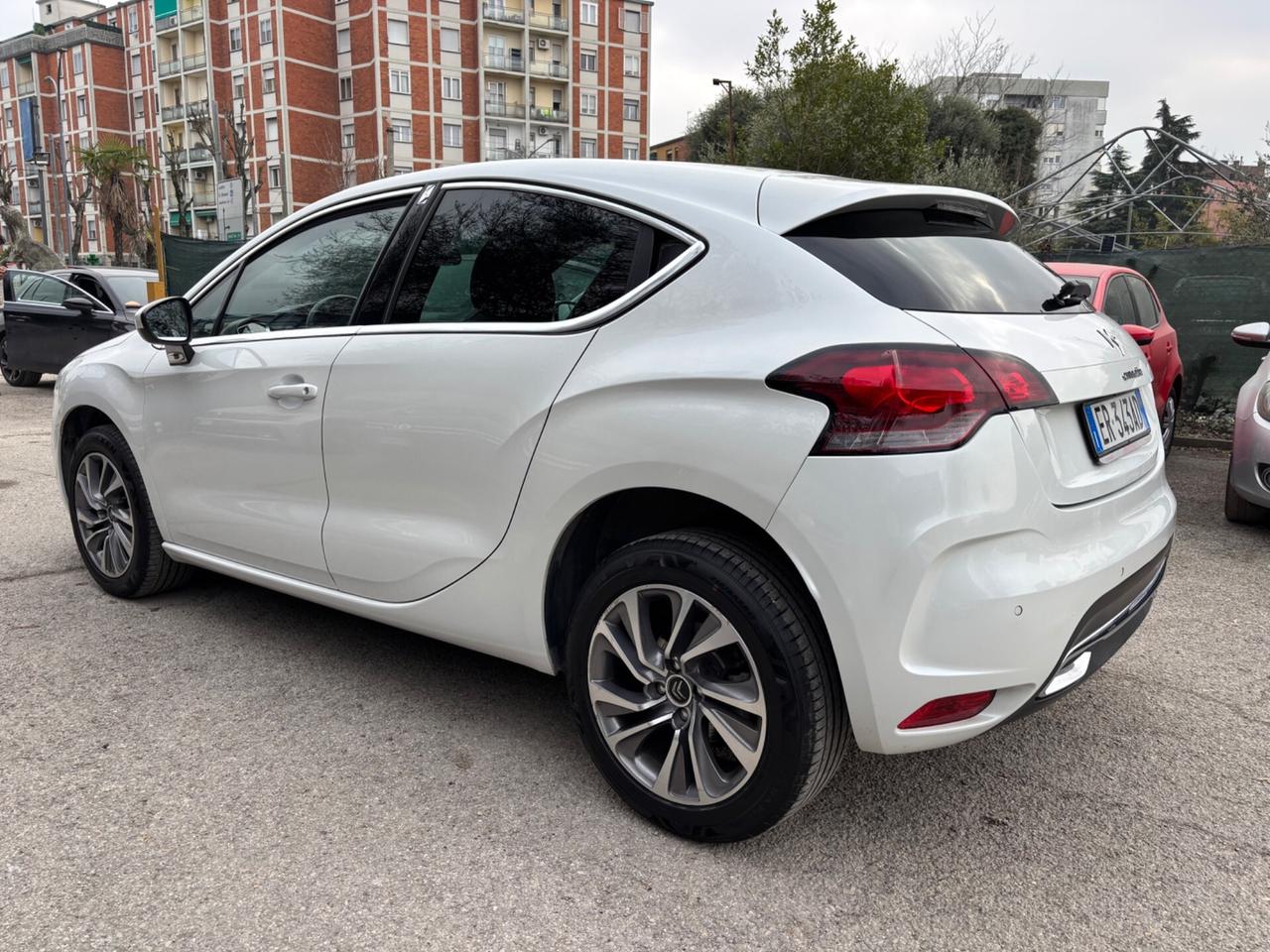 Citroen DS4 1.6 e-HDi 110cv So Chic OK Neopatentati