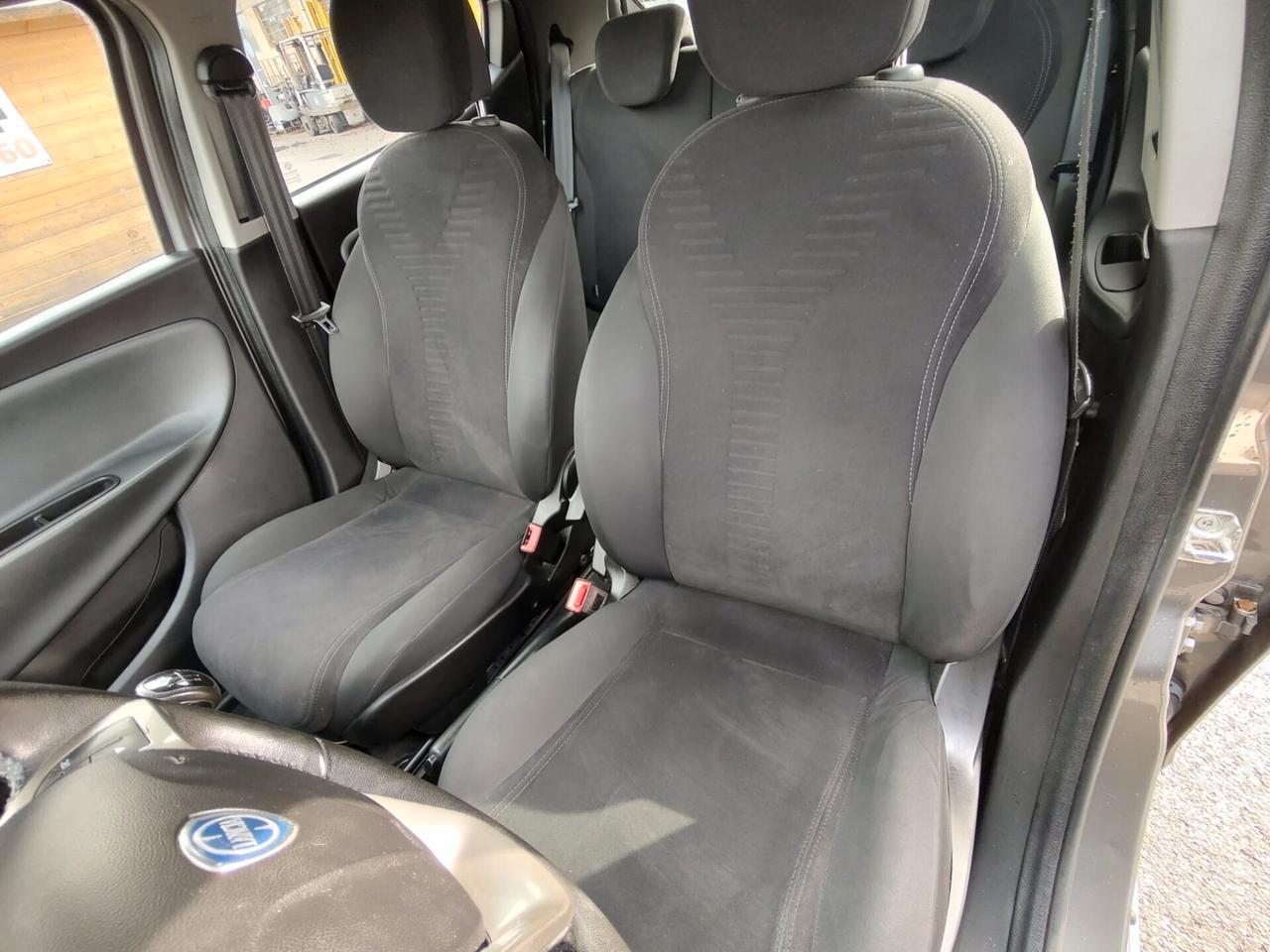 Lancia Ypsilon 1.2 69 CV 5 porte GPL Ecochic Silver, OK NEOPATENTATI, GARANZIA L.12 MESI