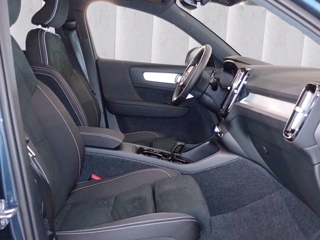 VOLVO XC40 2.0 b3 Ultra Black Edition auto del 2025