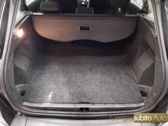 RENAULT Clio 1.2 16V SporTour Confort