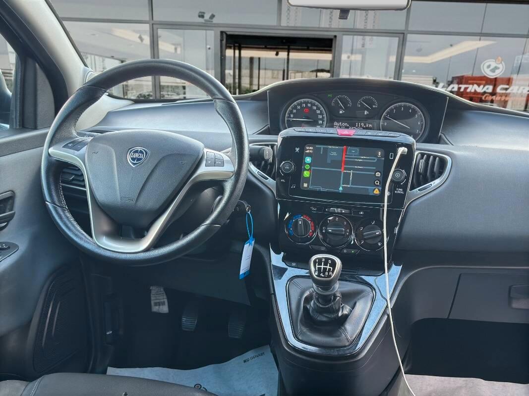 Lancia Ypsilon III 1.0 firefly hybrid Gold s&s 70cv Con CARPLAY