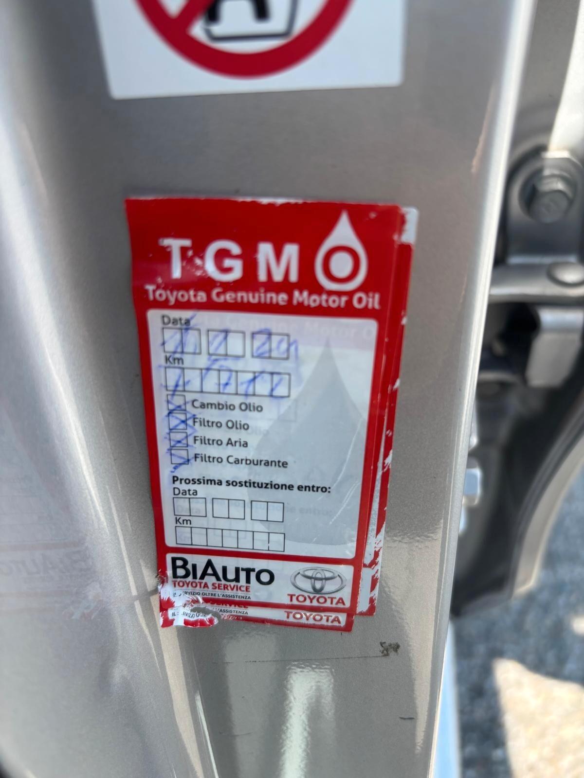 Toyota Yaris 1.5 Hybrid 5 porte Lounge Più GARANZIA UFFICIALE 3 ANNI TAGLIANDI CERTIFICATI KM ORIGINALI