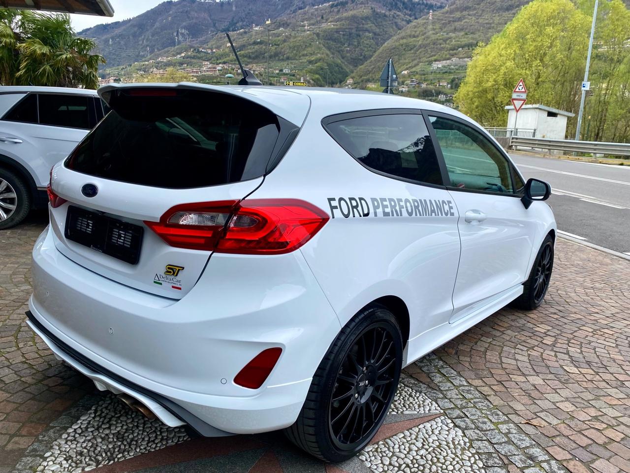 Ford Fiesta 1.5 Ecoboost 200 CV 5 porte ST Performance Pack