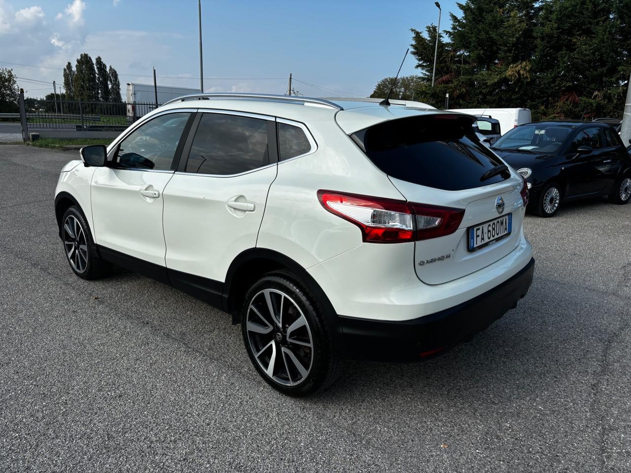 Nissan Qashqai 1.6 dCi 2WD Tekna - 2015