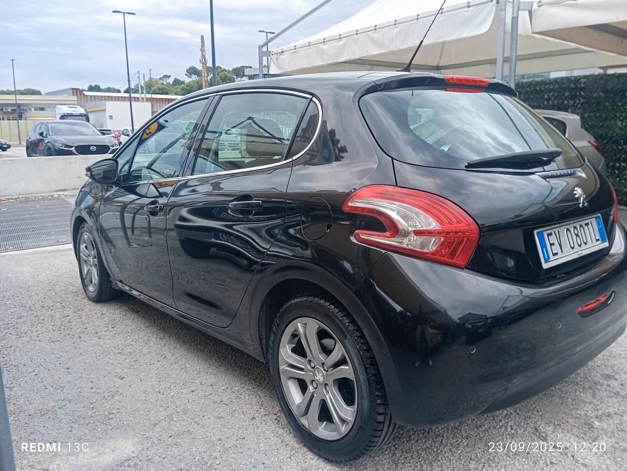 Peugeot 208 1.6 e-HDi 92 CV Stop&Start 5 porte Allure