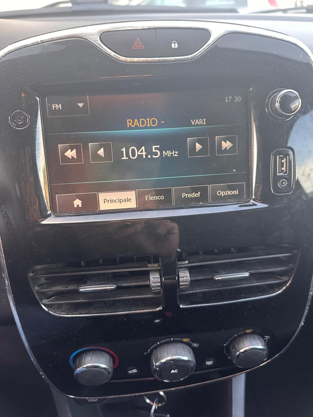 Renault Clio 1.2 Benz 75CV 5 porte Live NAVIG