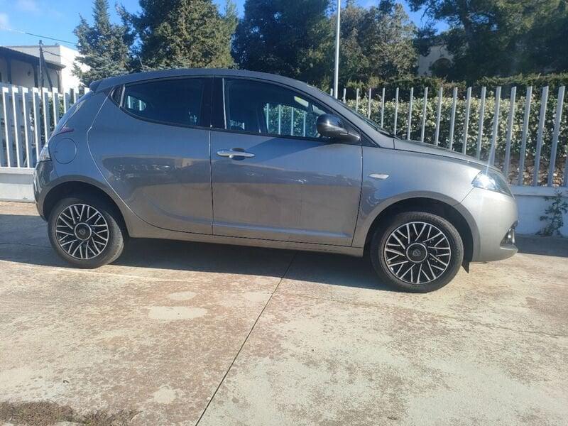 Lancia Ypsilon 3ª serie 1.0 FireFly 5 porte S&S Hybrid Platino