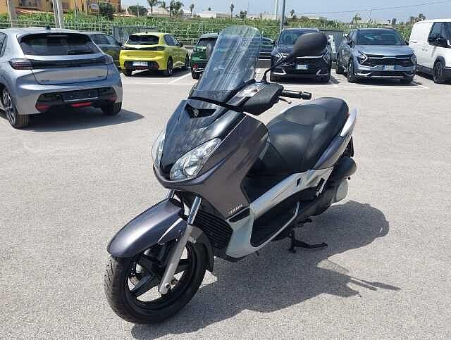 Yamaha XMAX 250