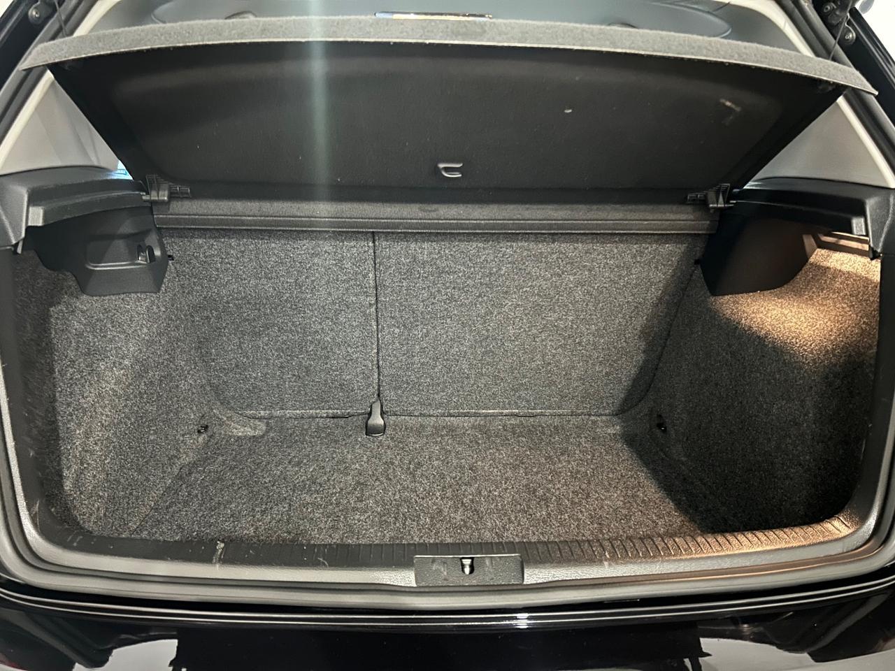 Volkswagen Golf 1.6 TDI DPF 105cv SPORT EDITION