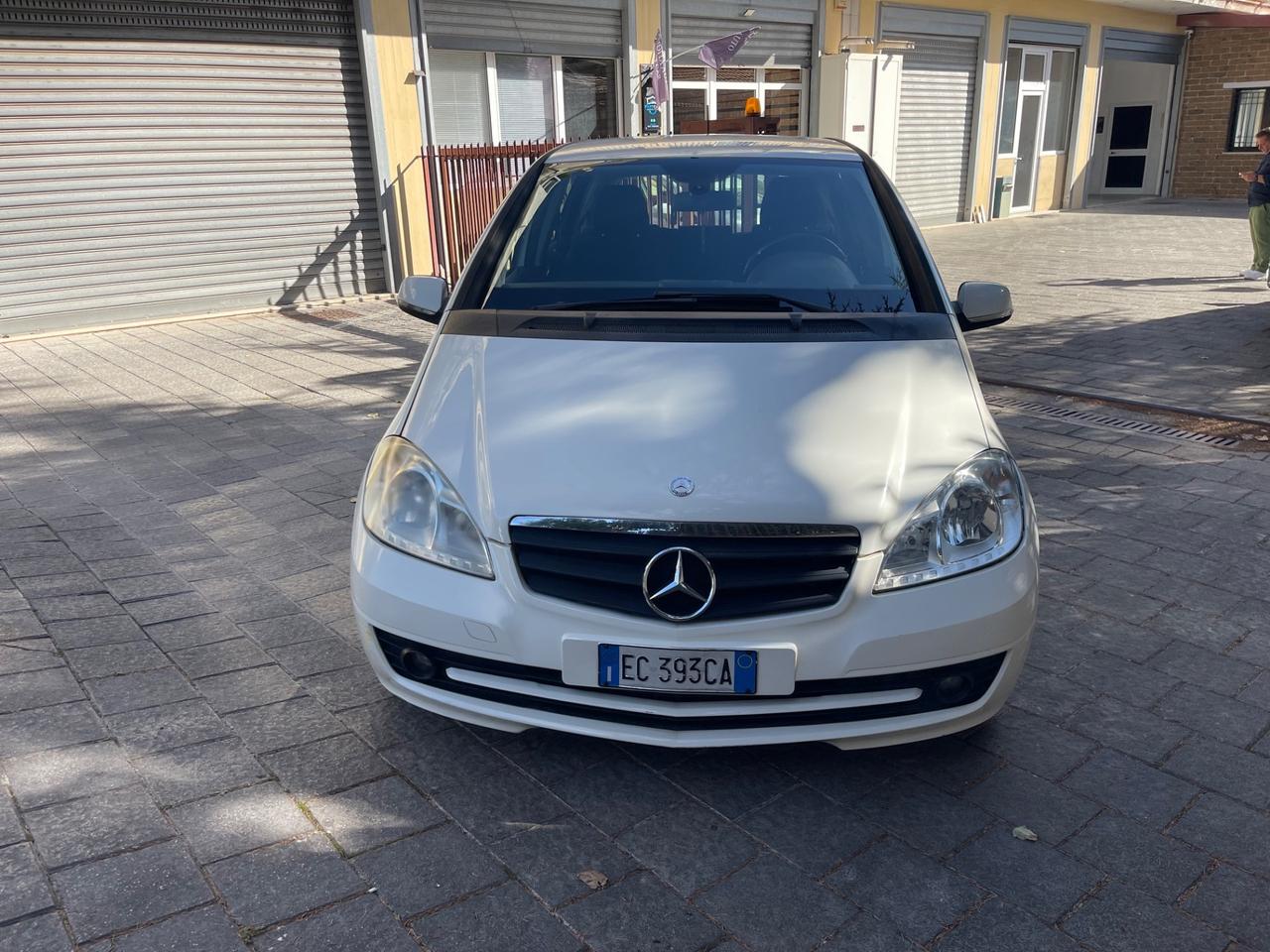 Mercedes-benz A 150 BlueEFFICIENCY Coupé Elegance