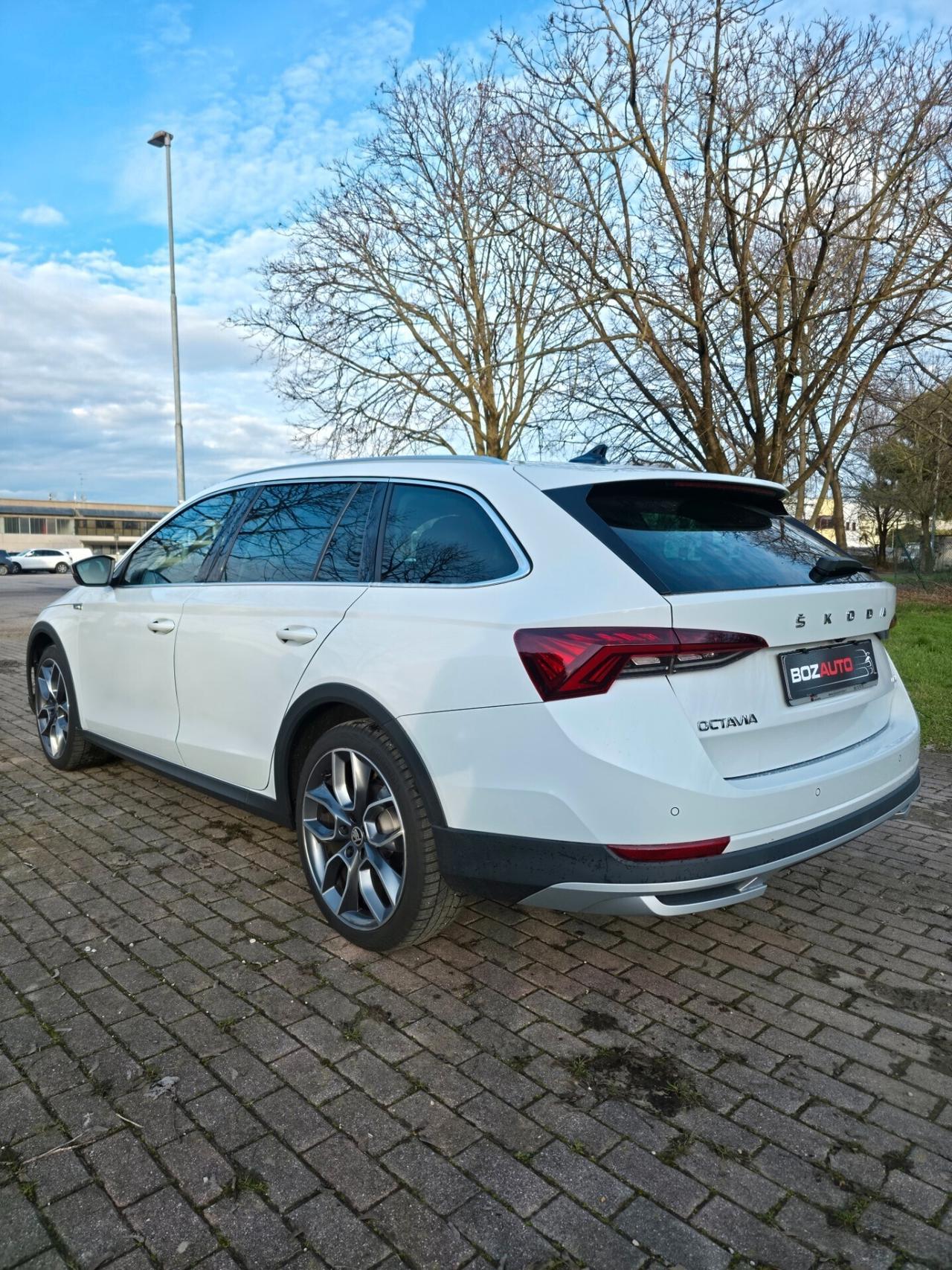 Skoda Octavia 2.0 TDI EVO SCR 200 CV DSG 4x4 Wagon Scout