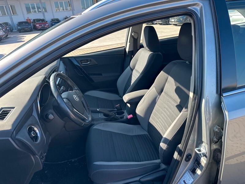 Toyota Auris Touring Sports 1.8 Hybrid Lounge