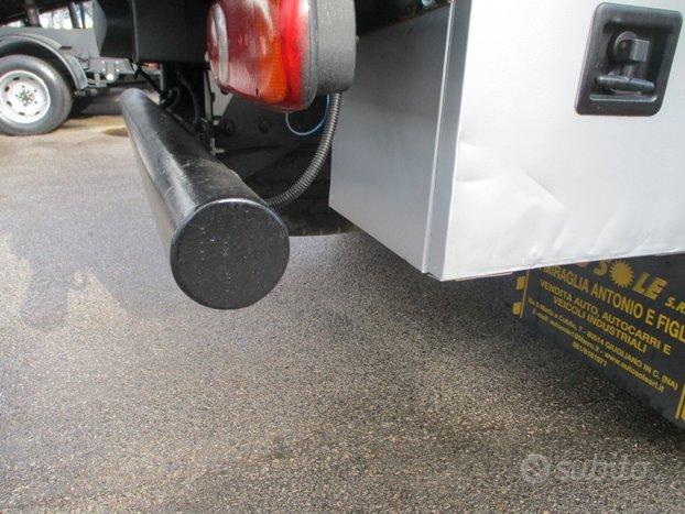 Nissan Cabstar 3000 120CV RIBALTABILE TRILATERALE