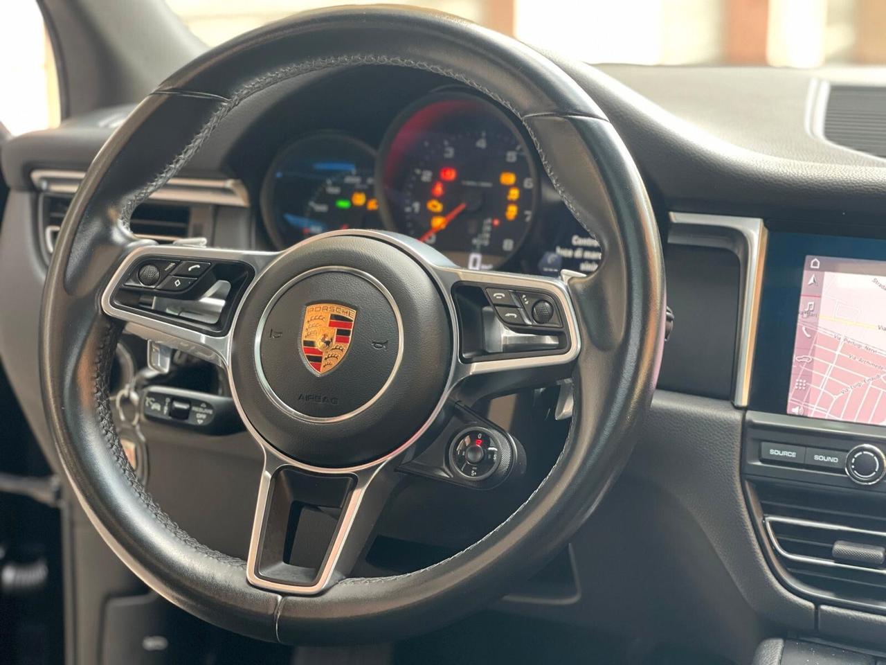 Porsche Macan 2.0 TETTO/FULL
