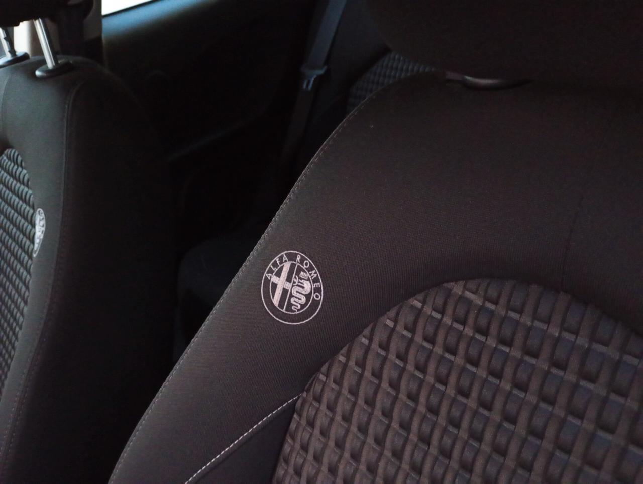 Alfa Romeo MiTo 1.4 Turbo 135 CV M.air S&S Distintive Sport Pack