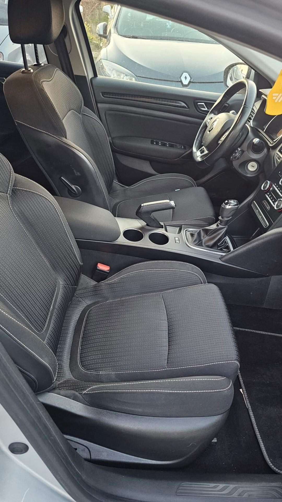 Renault Megane Mégane dCi 8V 110 CV EDC Energy Bose