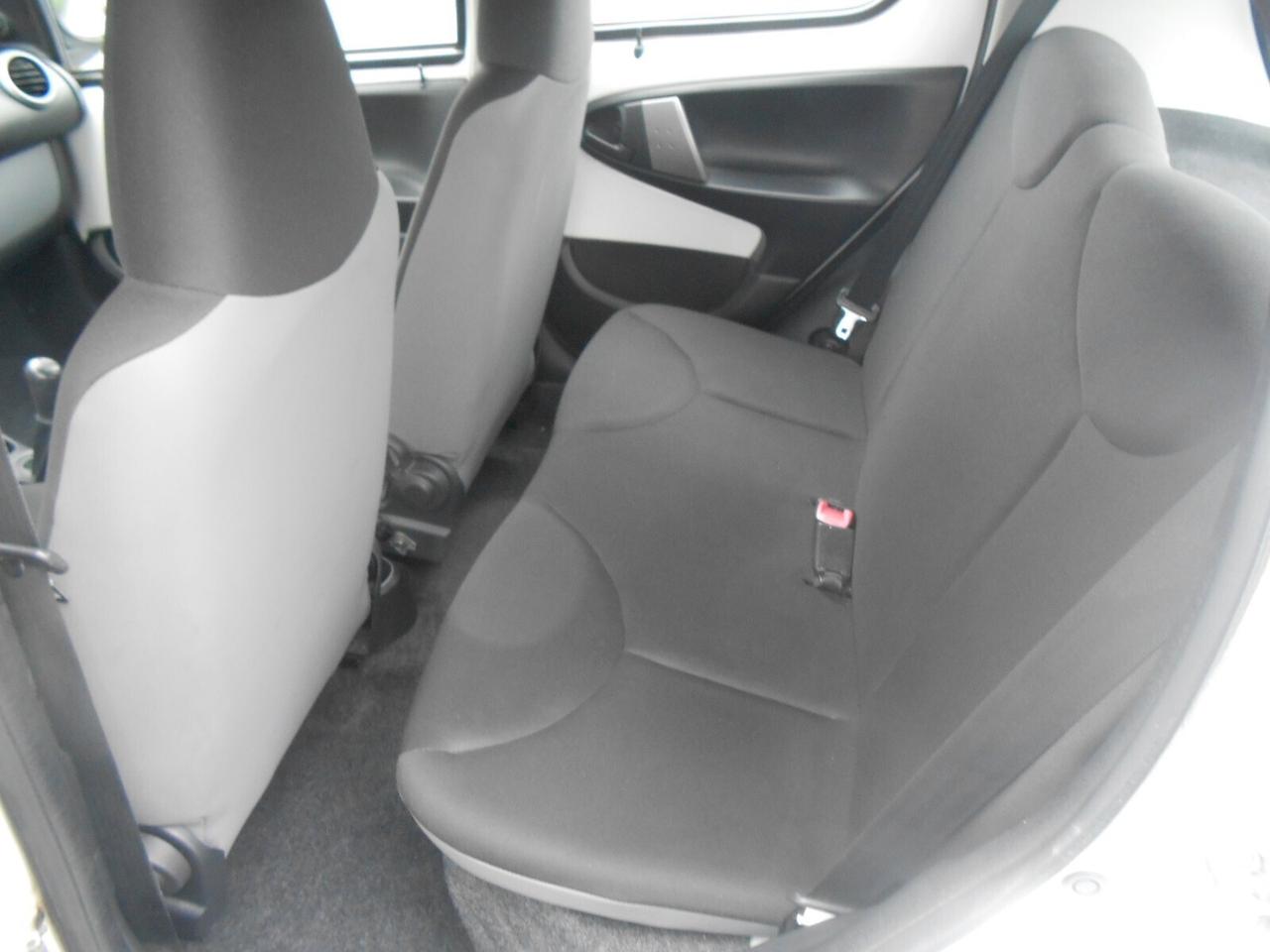 Toyota Aygo 1.0 12V VVT-i 5 porte Lounge Connect