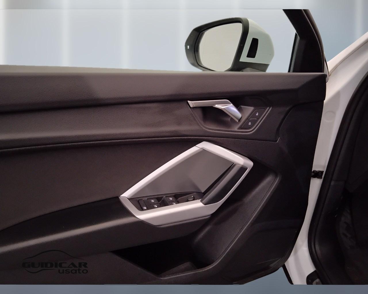 AUDI Q3 I 2019 Sportback - Q3 Sportback 35 2.0 tdi Business Plus