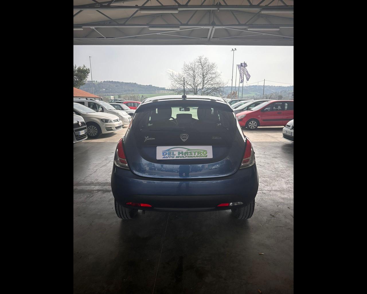 LANCIA Ypsilon 3ª serie - Ypsilon 1.0 FireFly 5 porte S&S Hybrid Silver